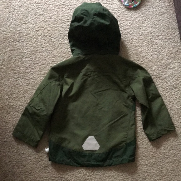 Hooded rain jacket - Picture 5 of 9